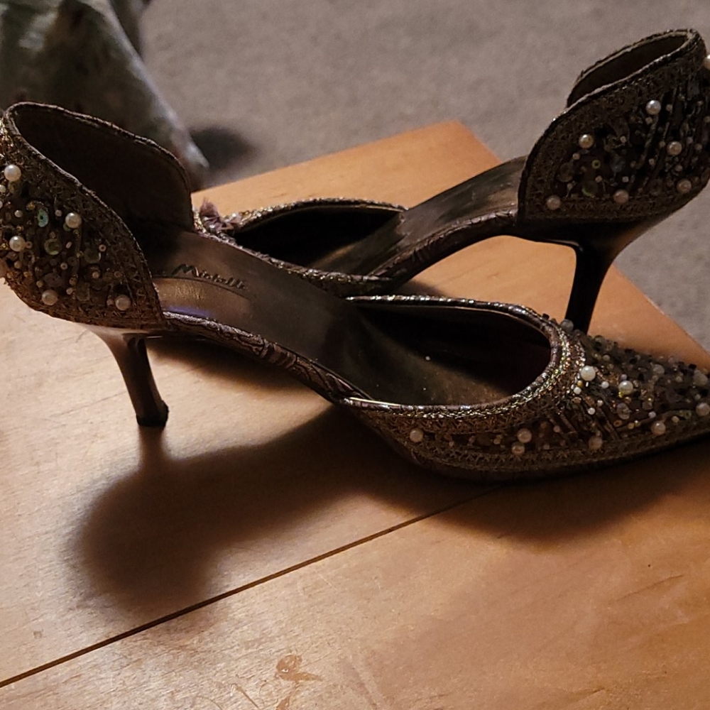 Shoes - Picture 2 of 3